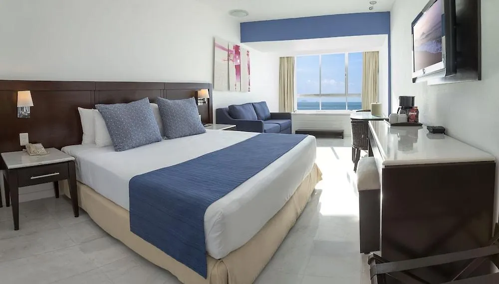 Park Royal Beach Mazatlan