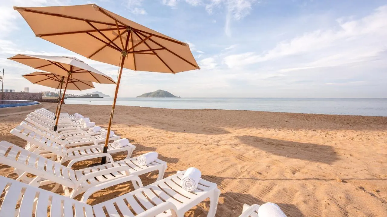 Park Royal Beach Mazatlan Hotel