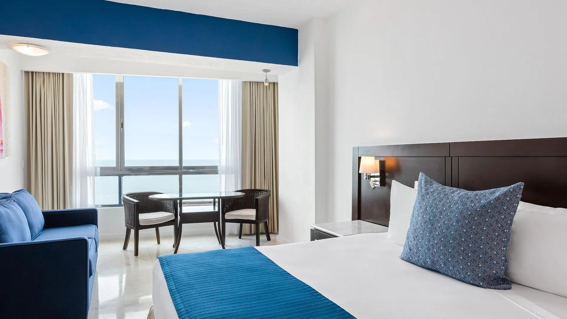 Park Royal Beach Mazatlan