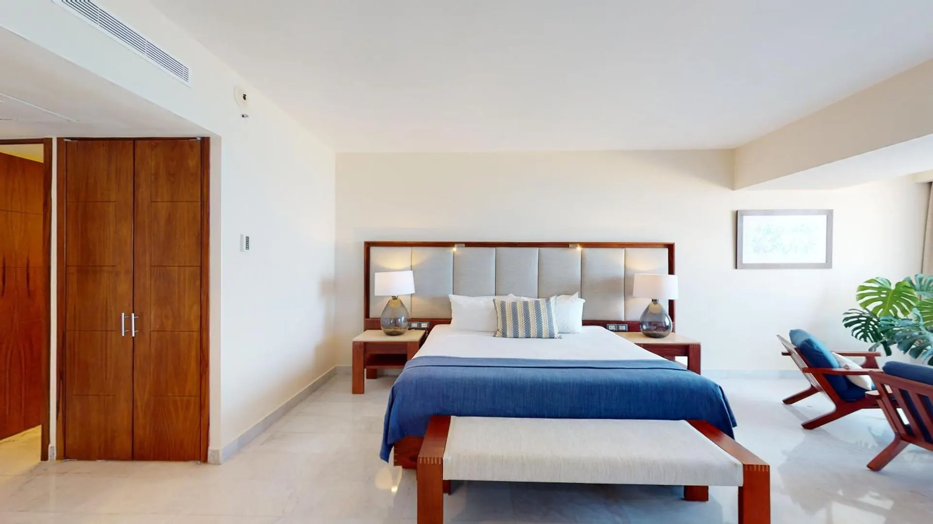 Park Royal Beach Mazatlan 3*,