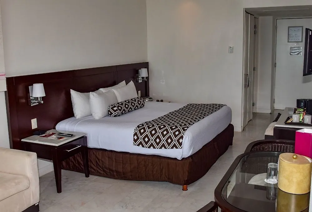 Hotel Park Royal Beach Mazatlan