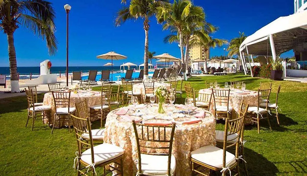 Park Royal Beach Mazatlan