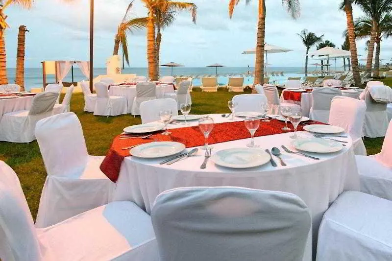 Park Royal Beach Mazatlan Hotel