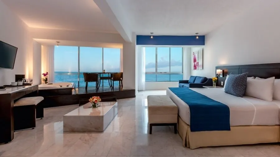 Park Royal Beach Mazatlan