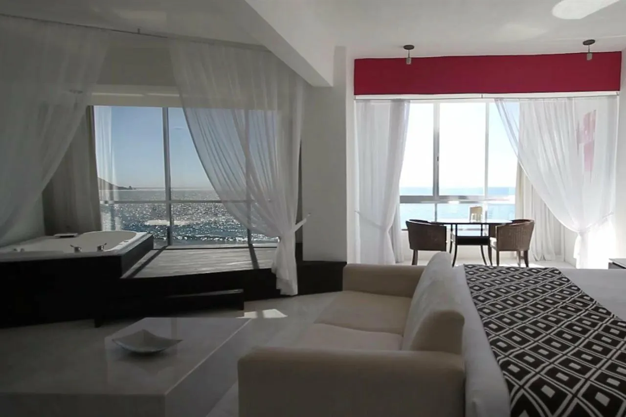 Hotel Park Royal Beach Mazatlan